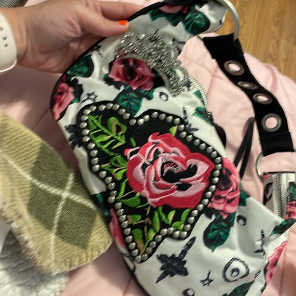 Betsey Johnson shoulder rose bag, never used, with tags - Picture 2 of 5